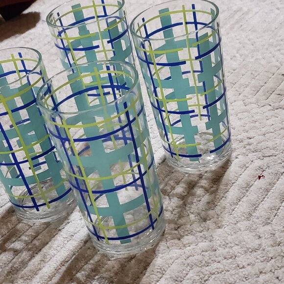 Vintage Set of Four Precidio Blue and Green Plaid Acrylic  Glass Tumblers - Picture 4 of 5
